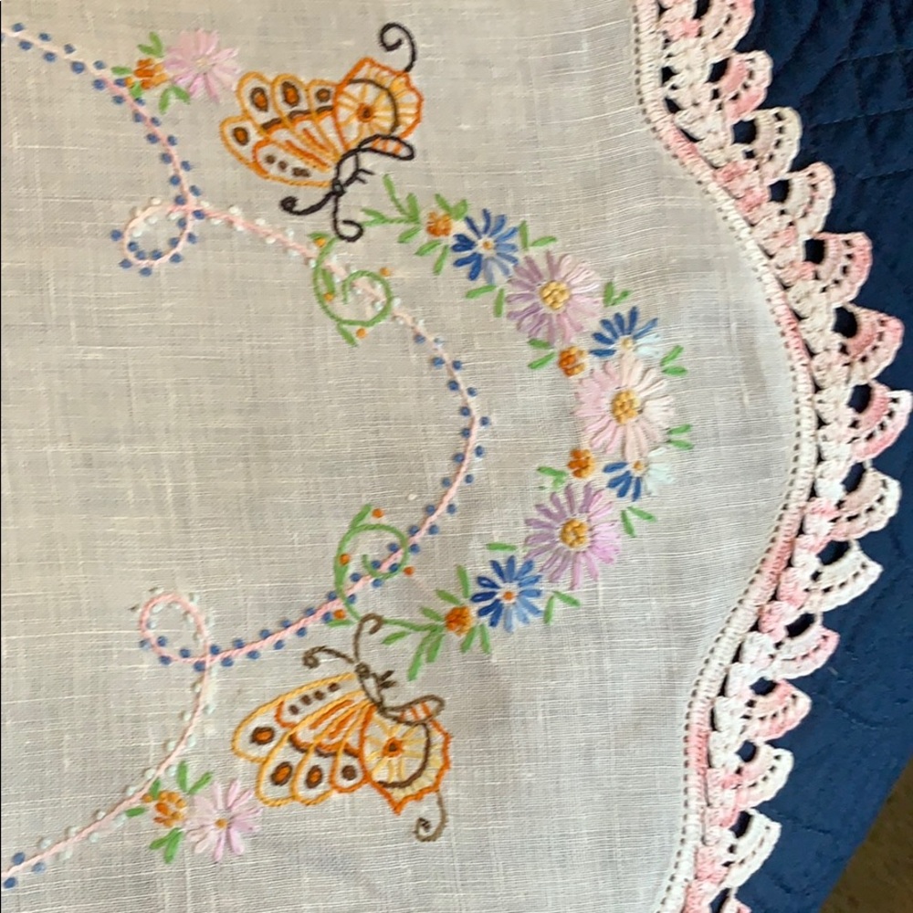 Antique Linen Table Piece - Picture 1 of 5